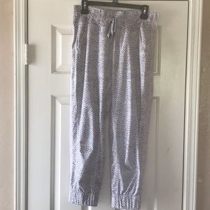 Lululemon Break Away Cropped Pant